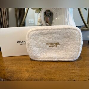 CHANEL Cream Cosmetic Pouch w/box